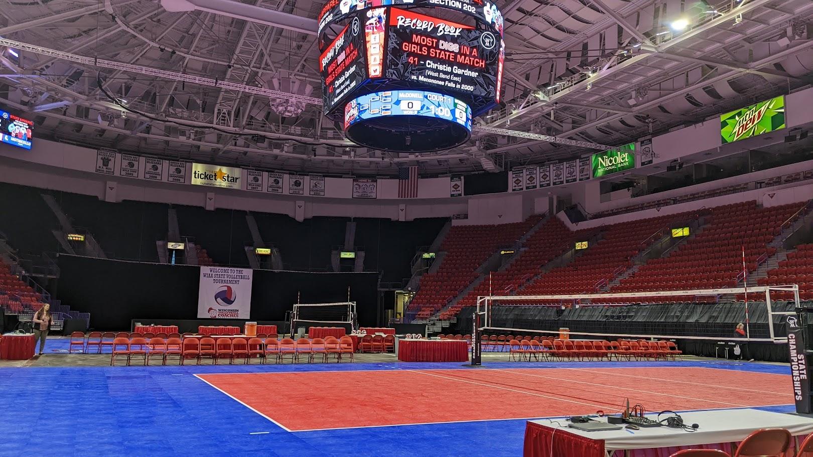 State high school volleyball, girls basketball tournaments to remain in Green Bay